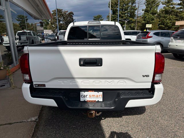 Used 2016 Toyota Tacoma TRD Sport AWD/4WD image 6