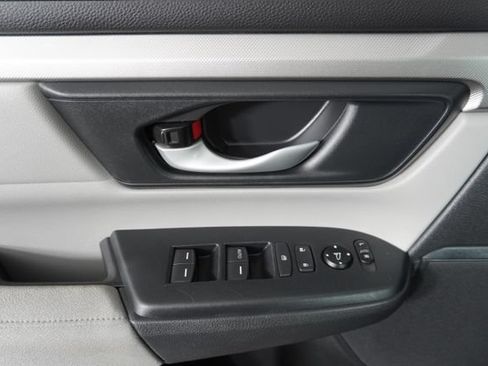 Used 2017 Honda CR-V LX image 18
