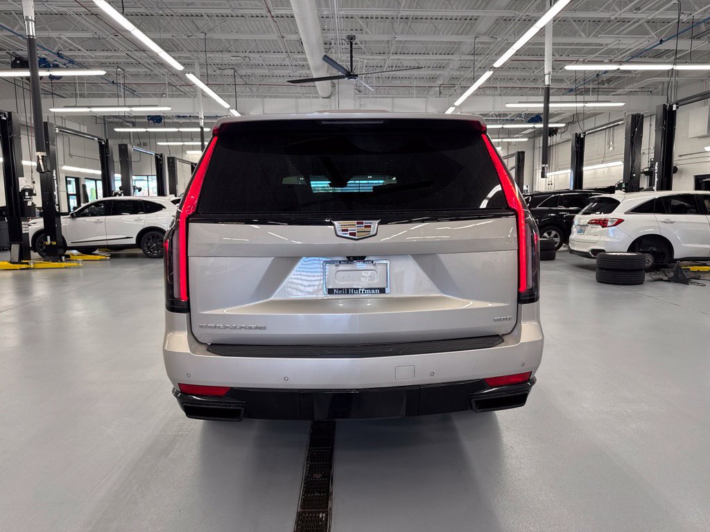 Used 2023 Cadillac Escalade ESV Sport Platinum AWD/4WD image 6