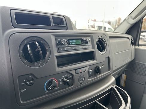 New 2024 Ford E-450 and Econoline 450 Super Duty w/ Power Windows & Locks Group image 18