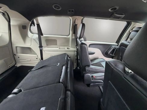 Used 2020 Dodge Grand Caravan SXT FWD image 30