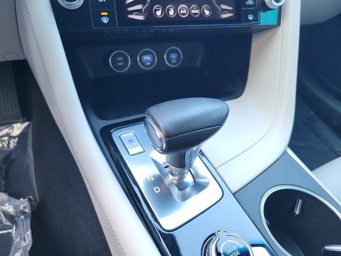 Used 2024 Genesis G70 2.5T AWD/4WD image 31