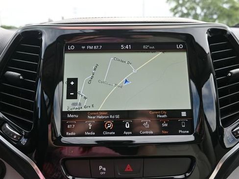Used 2019 Jeep Cherokee Limited AWD/4WD image 43