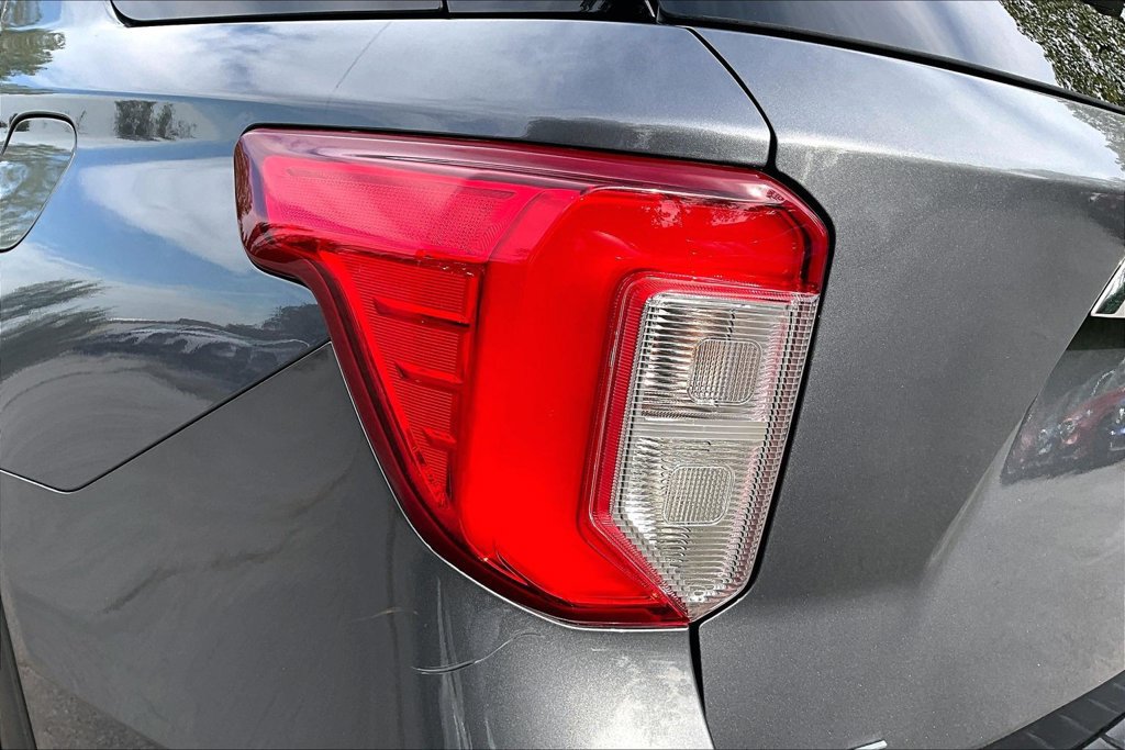 Used 2021 Ford Explorer XLT RWD image 42