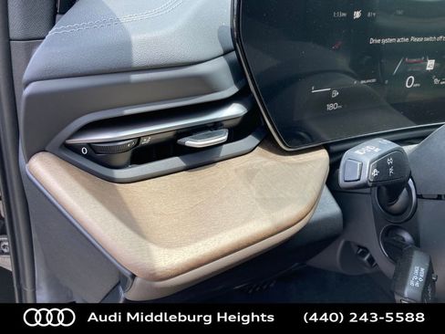 Used 2025 Audi Q5 Premium Plus w/ Premium Plus image 16