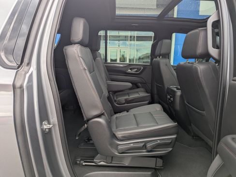 Used 2022 Chevrolet Suburban RST w/ Luxury Package AWD/4WD image 45