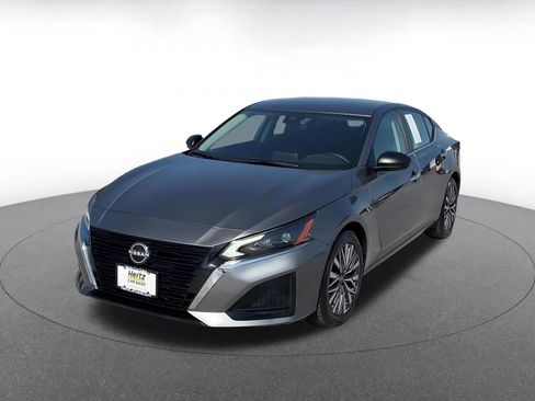 Used 2025 Nissan Altima 2.5 SV image 7