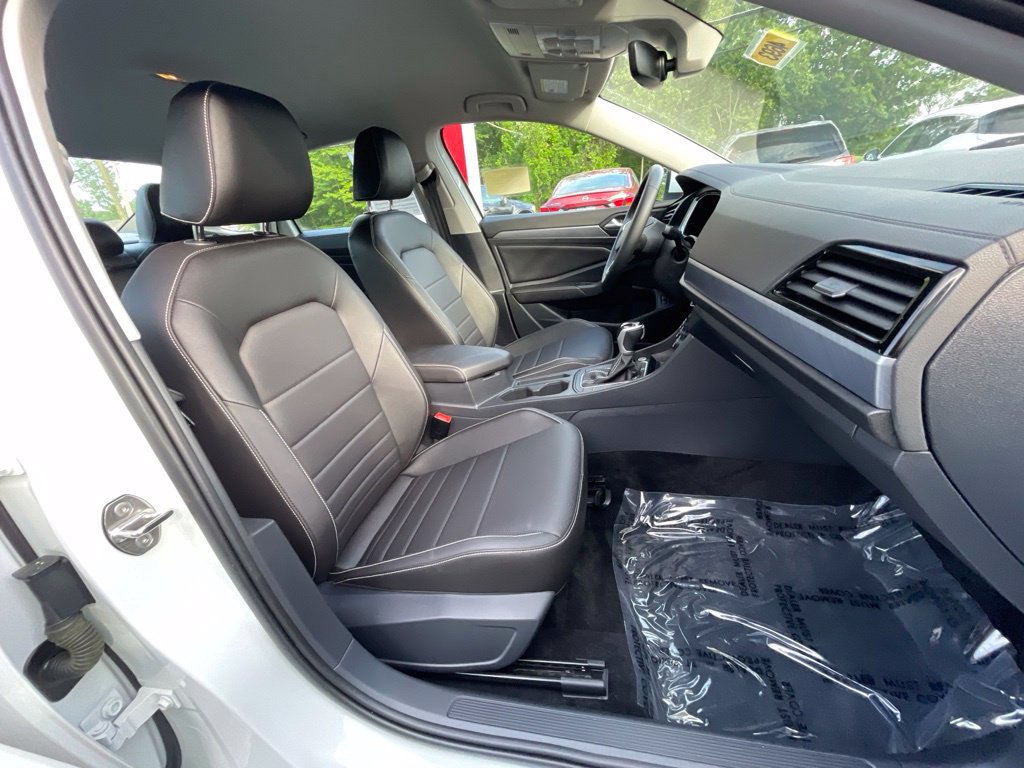 Used 2023 Volkswagen Jetta SE FWD image 18