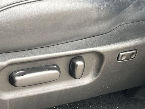 Used 2023 Toyota Tacoma Limited image 29