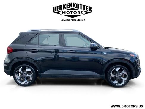 Used 2021 Hyundai Venue SEL FWD image 8