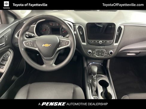 Used 2023 Chevrolet Malibu LT FWD image 13