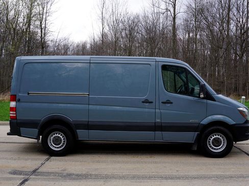 Used 2016 Mercedes-Benz Sprinter 2500 image 6