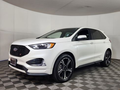 Used 2023 Ford Edge ST image 3
