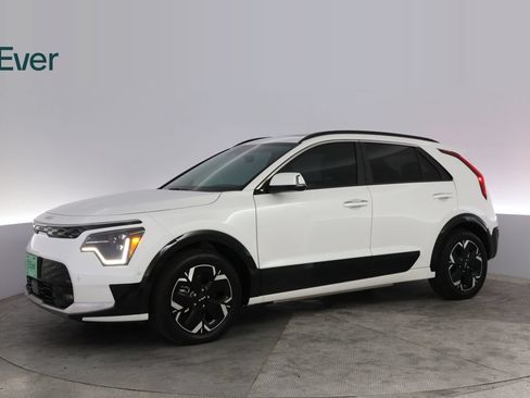 Used 2024 Kia Niro Wave FWD image 18