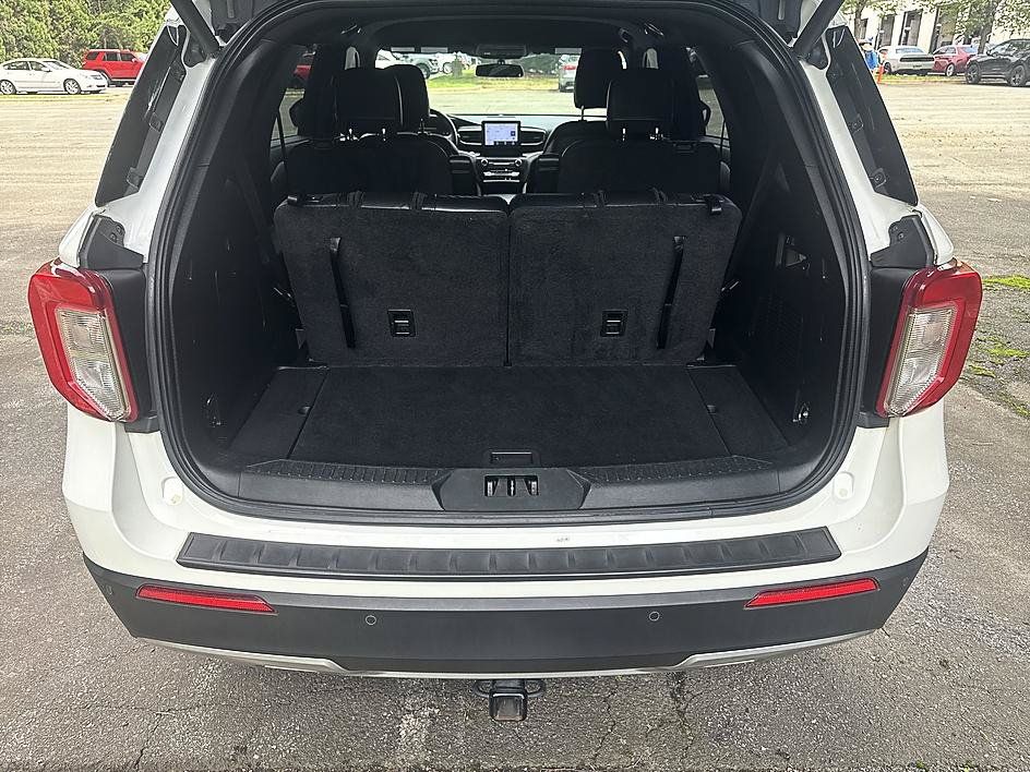 Used 2020 Ford Explorer XLT w/ Equipment Group 202A AWD/4WD image 21