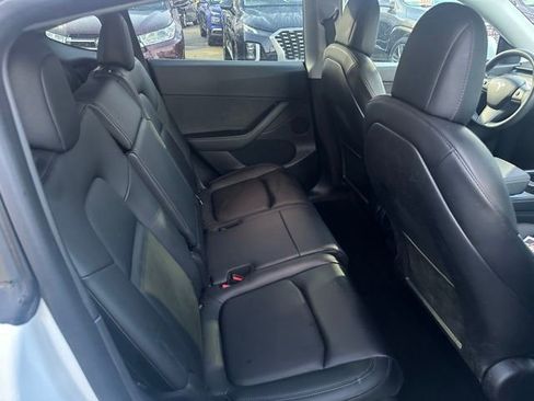 Used 2022 Tesla Model Y Long Range image 20