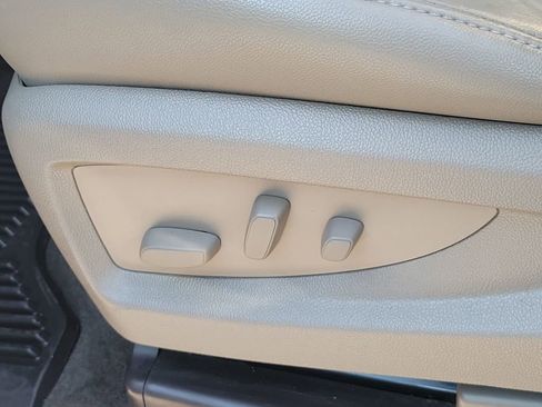 Used 2014 GMC Sierra 1500 SLT w/ SLT Crew Cab Value Package image 27