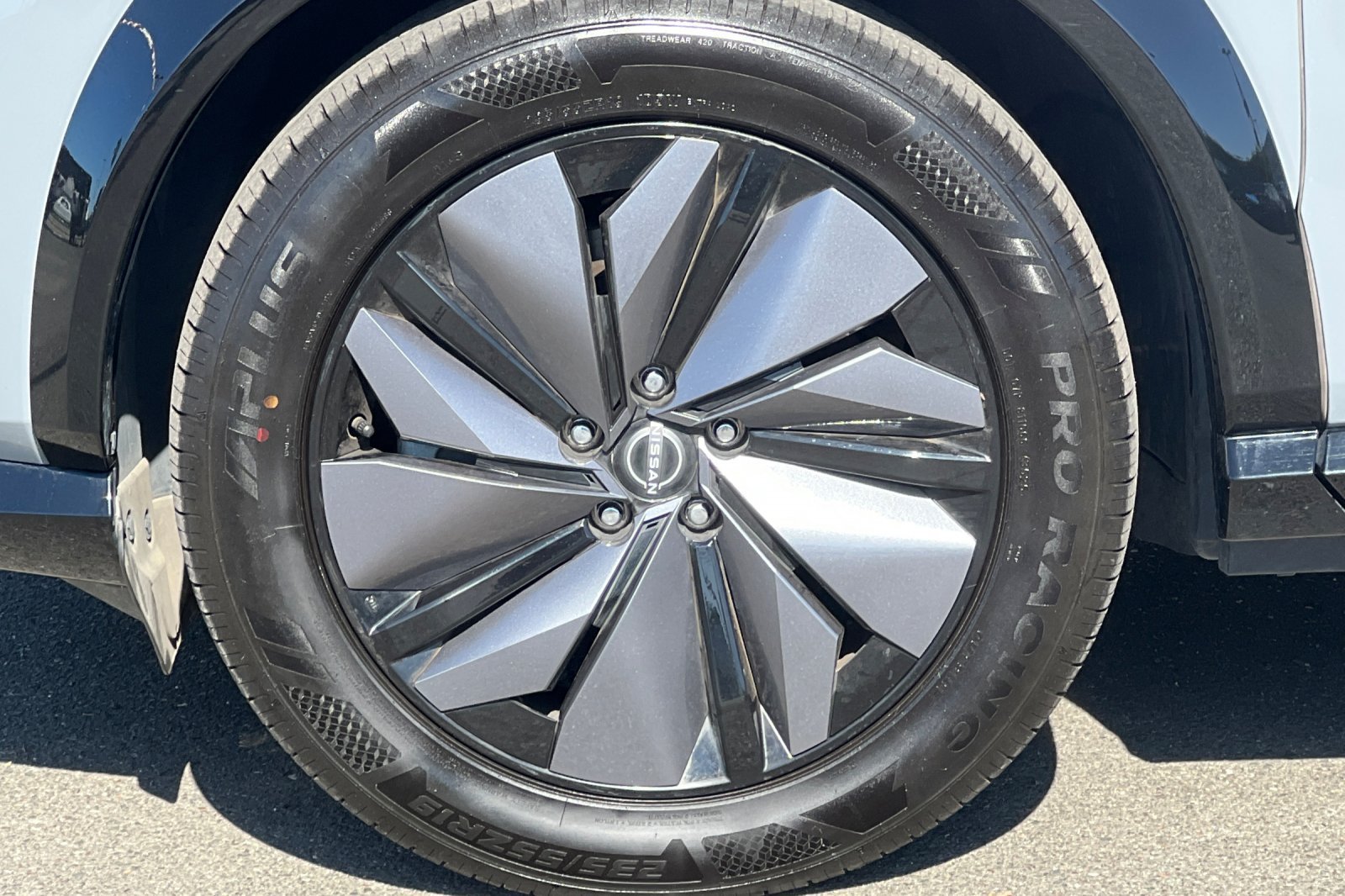 Certified 2023 Nissan Ariya FWD image 33