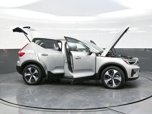 Used 2025 Volvo XC40 B5 Plus AWD/4WD image 45
