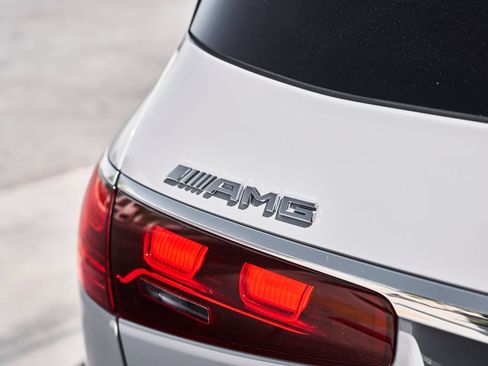 Used 2025 Mercedes-Benz GLS 63 AMG 4MATIC image 14