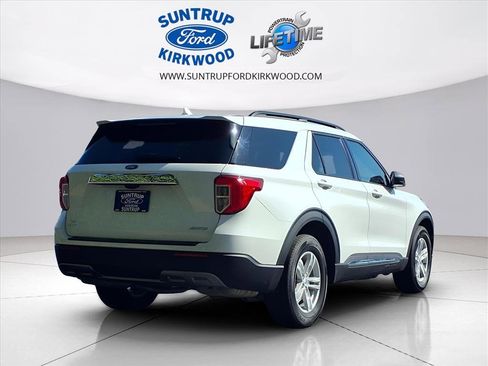 Used 2022 Ford Explorer XLT w/ Equipment Group 202A image 2