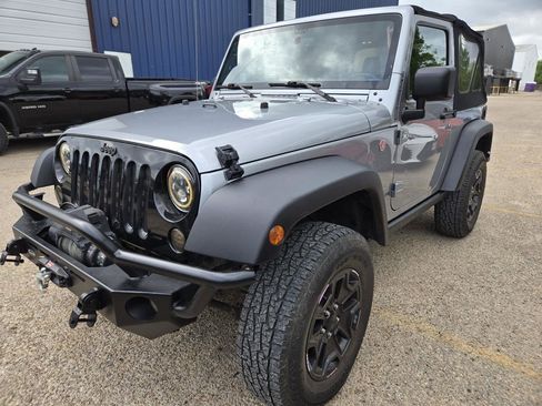 Used 2016 Jeep Wrangler Sport image 2
