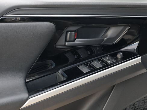 Used 2024 Toyota bZ4X XLE image 26