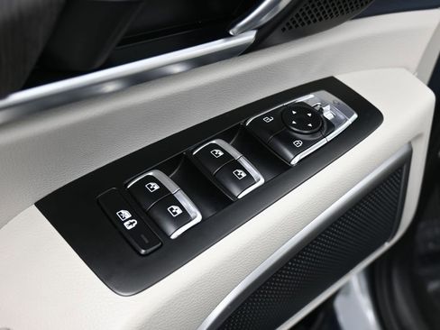 Used 2024 Kia Telluride EX w/ EX Captain's Chair Package image 31