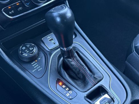 Used 2022 Jeep Cherokee Trailhawk w/ Premium Leather Package image 23