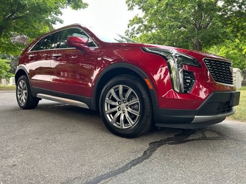 Used 2019 Cadillac XT4 Premium Luxury AWD/4WD image 1