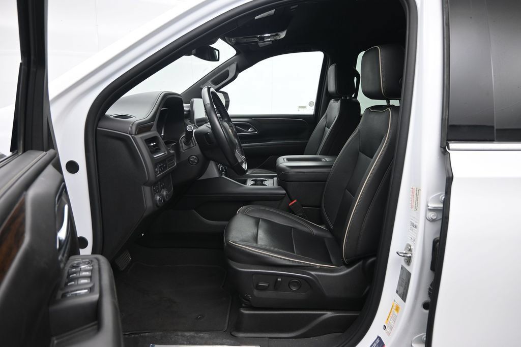 Used 2023 Chevrolet Suburban Premier AWD/4WD image 24