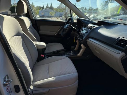 Used 2015 Subaru Forester 2.5i Premium AWD/4WD image 22