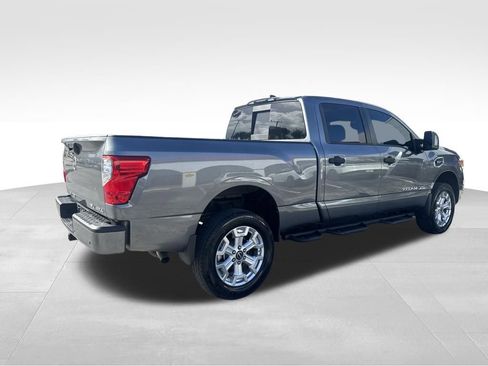 Used 2024 Nissan Titan SV w/ SV Convenience Package image 8