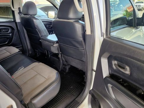 Used 2017 Nissan Titan S image 35