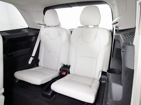 Used 2024 Volvo XC90 B6 Plus w/ Protection Package Premier image 25