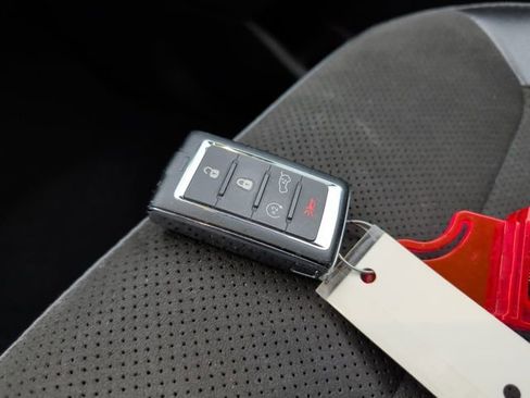 Used 2023 Jeep Grand Cherokee L Laredo image 38