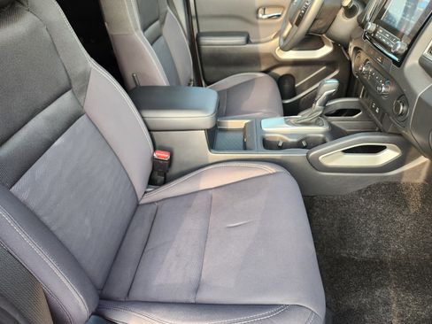 Used 2022 Nissan Frontier SV image 14