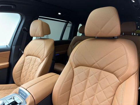 Used 2023 BMW X7 xDrive40i w/ Executive Package image 10