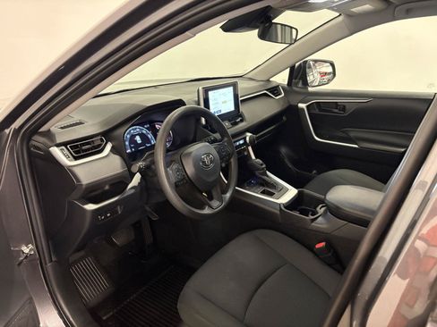 Used 2023 Toyota RAV4 LE AWD/4WD image 14