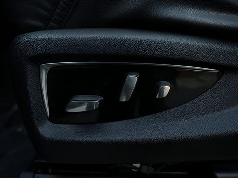 Used 2020 Cadillac Escalade ESV 4WD image 20