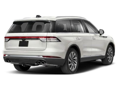 New 2026 Lincoln Aviator AWD image 2