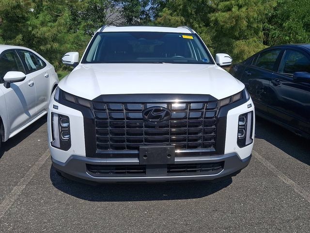 Used 2023 Hyundai Palisade Limited w/ Cargo Package AWD/4WD image 2