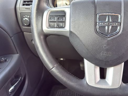 Used 2014 Dodge Challenger SXT RWD image 17