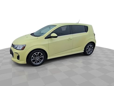 Certified 2017 Chevrolet Sonic LT w/ Convenience Package image 4