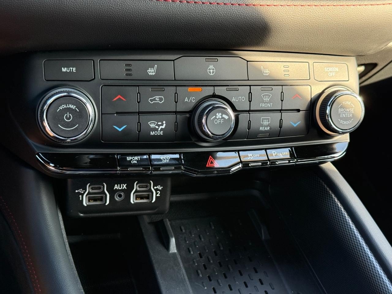 Used 2025 Dodge Durango R/T w/ Blacktop Package AWD/4WD image 20