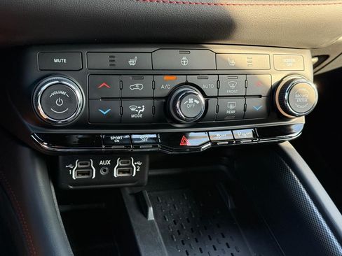 Used 2025 Dodge Durango R/T w/ Blacktop Package AWD/4WD image 20