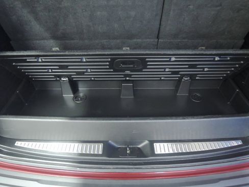 Used 2018 Chevrolet Tahoe LT image 33