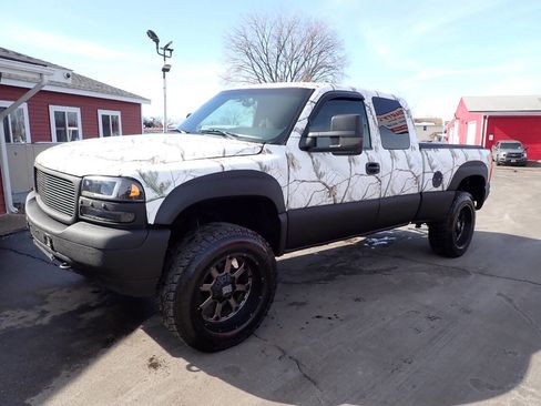 Used 1999 GMC Sierra 1500 4x4 Extended Cab w/ Convenience Plus Group image 3