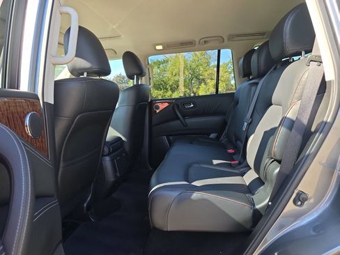 Used 2019 Nissan Armada SV image 11