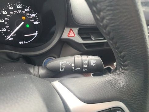 Used 2023 Toyota Sienna XLE image 22